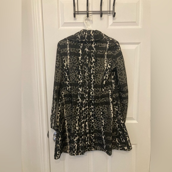 Authentic Burberry Leopard Print Jacket Black Grey White - Picture 2 of 4